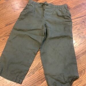 L.L. Bean Favorite Fit Army Green Linen Capris